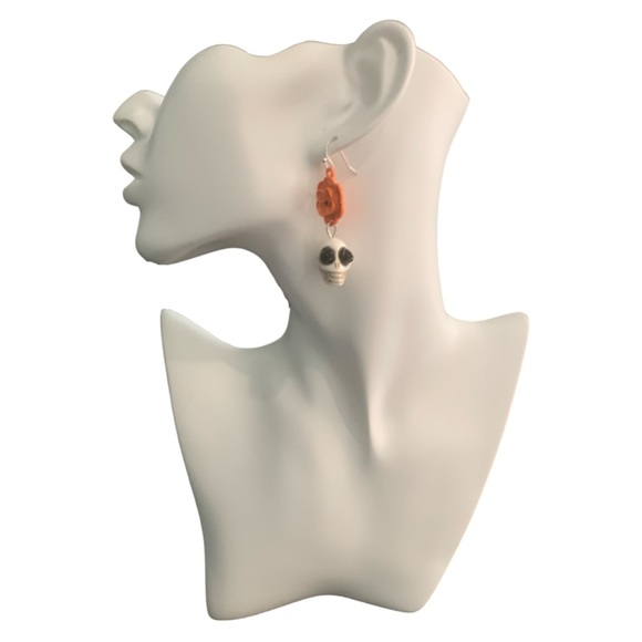 🚨Day of the dead sugar skull earrings🚨 - Picture 2 of 3